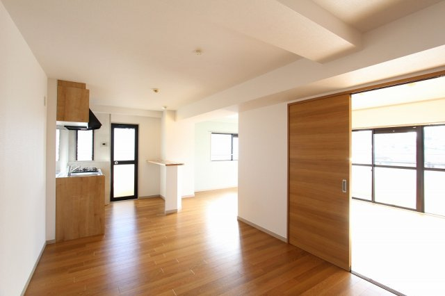 ハイツユーリーの居間・リビング