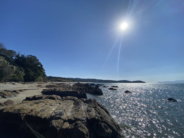宮崎県串間市本城湊（みなと）地区一戸建ての周辺|ビーチ左側　地形的にこのビーチには入りにくくなっているので、写真奥側からの来訪者は少ないです
