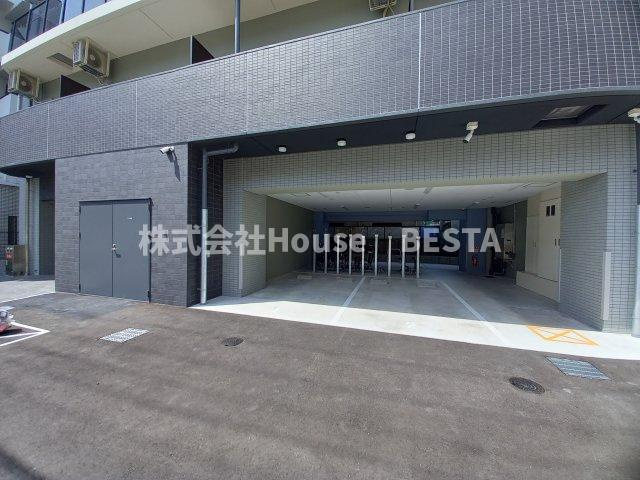 スワンズシティ神戸湊川Ⅱの駐車場