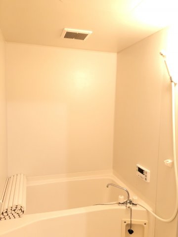 ネオメゾンフジの浴室|コンパクトで使いやすいお風呂です