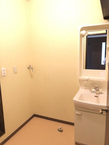 ネオメゾンフジのその他|室内洗濯機置き場