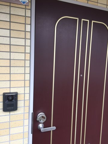 ネオメゾンフジの玄関|落ち着いた玄関です