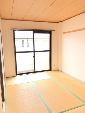 ネオメゾンフジの和室|日本らしい落ち着いた雰囲気の和室です