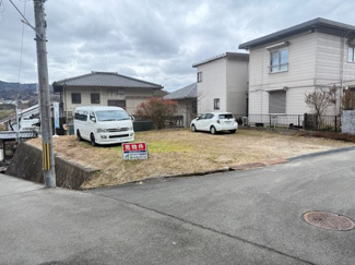 【外観】 | 角地で開放的な売地です♪建築条件無し！更地です！お好きなハウスメーカー・工務店で建築していただけます！！