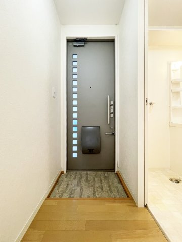 シャーメゾンツインズ　Ｂ棟の玄関