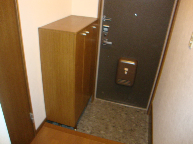 ハイムフロイデⅢの玄関|下足箱