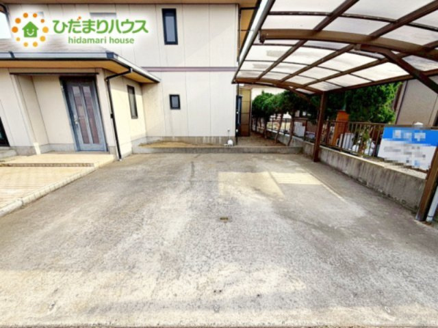 【駐車場】 | 神栖市若松中央2丁目　中古戸建 | マイホームなら駐車場代がかかりません。しかも、自宅の駐車場で洗車が出来ます！今までコイン洗車に行っていた手間も省けて、節約にも繋がります(^^♪