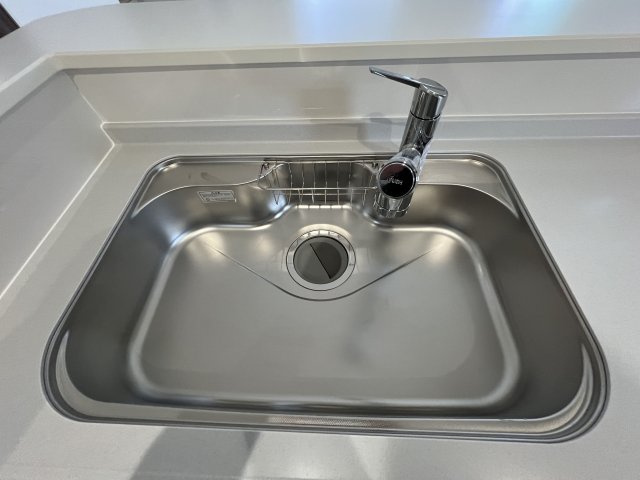 福生市熊川　新築戸建全1棟のキッチン|浄水器付きシンク
