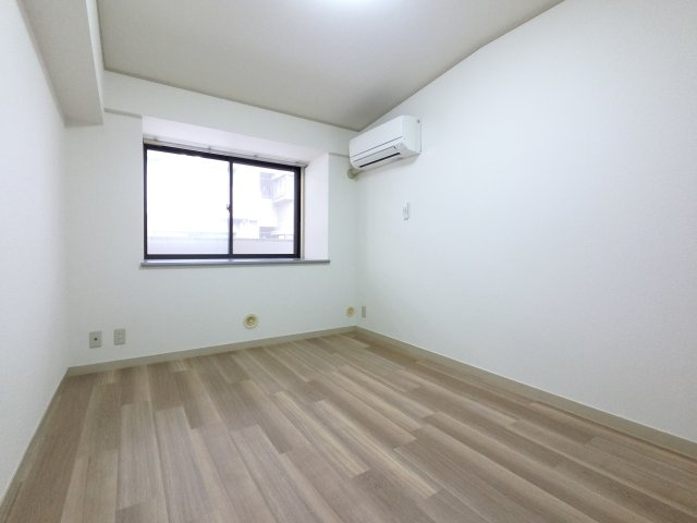 リズ市川平田のその他