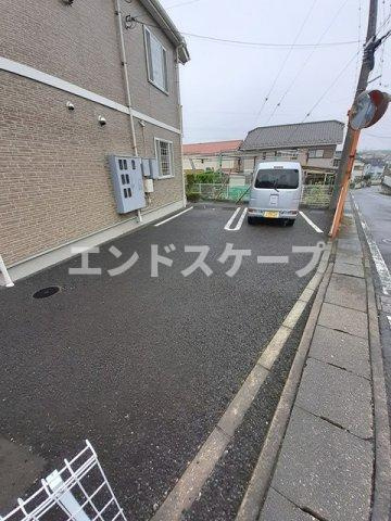 パインフィールドＢの駐車場|高崎、前橋のお部屋探しはエンドスケープまで！お客様の理想お聞かせ下さい♪