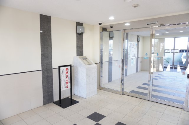 サンクレイドル草加弐番館のエントランス
