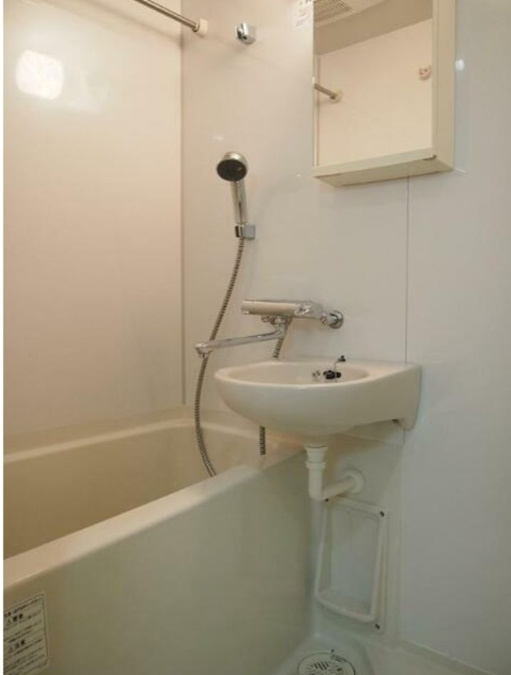 ルーブル早稲田弐番館の浴室|バスルームです。