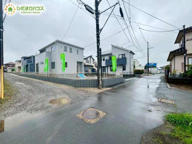野田市中里3期　新築戸建　1号棟の前面道路含む現地写真|角地で日当たり良好(^^)/			
