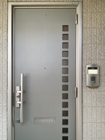 サンノーブルの玄関