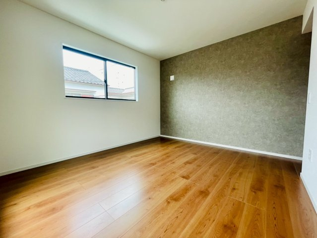 淀生津町の洋室