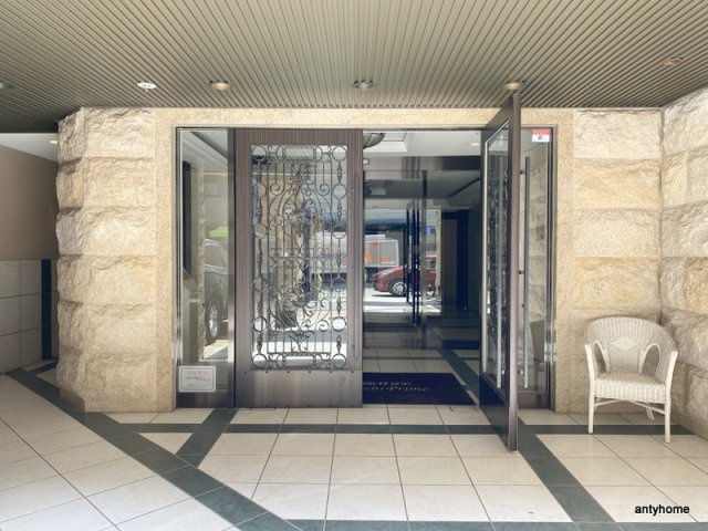 プレサンス本町プライム　仲介手数料無料のエントランス