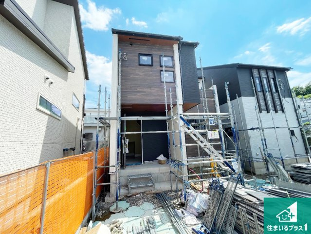 城陽市寺田市ノ久保　新築一戸建ての前面道路含む現地写真|周辺は落ち着いた閑静な住宅街です!
