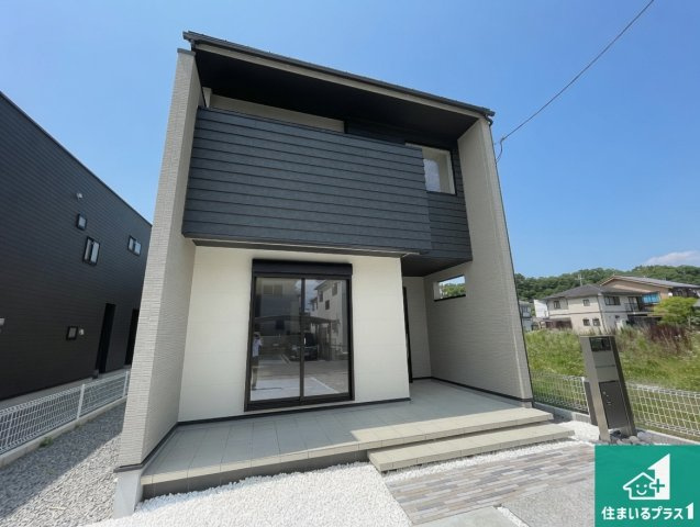 南丹市園部町横田　第2期　新築一戸建ての外観|安心の10年保証！外観を美しく保ち、雨水で汚れを落とします！気になることがありましたら、お気軽にお問い合わせください！