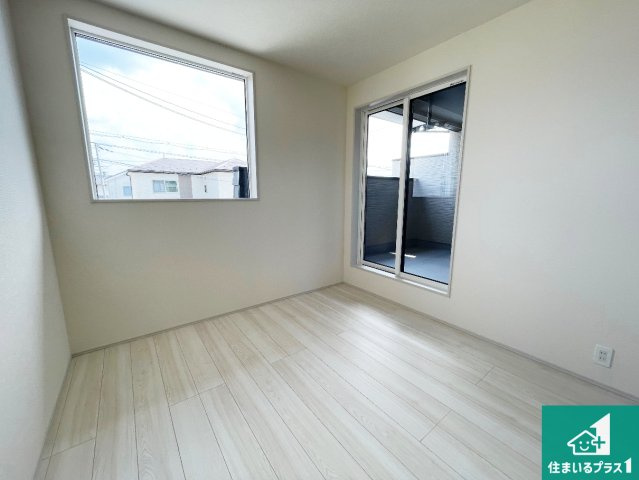 南丹市園部町横田　第2期　新築一戸建ての洋室|シンプルな洋室は、自分好みのインテリアが楽しめます♪ご家族とインテリアや家具を選びに行くのは新築購入時の醍醐味の一つです。ぜひお楽しみください♪