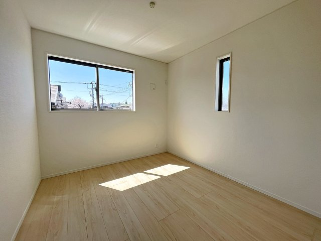 新築戸建・新築建売　郡山市島第3　大成小・第一中の洋室|南西側の5.2帖の洋室　