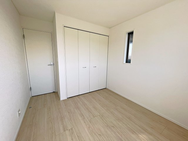 新築戸建・新築建売　郡山市島第3　大成小・第一中の洋室|南側の5.2帖の洋室
