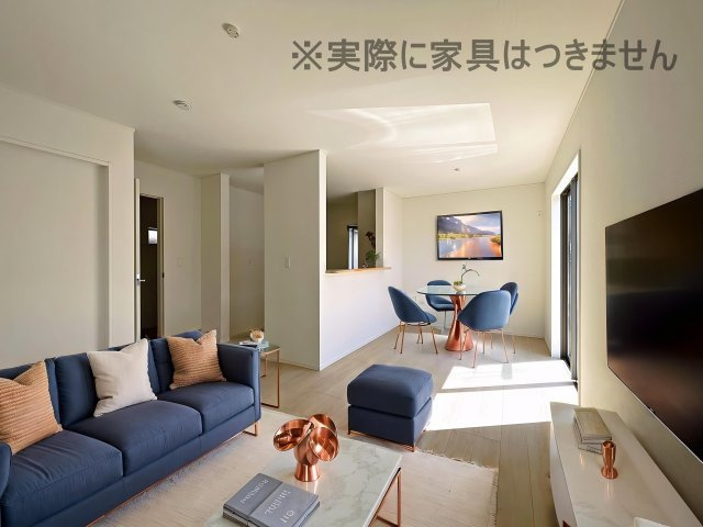 新築戸建・新築建売　郡山市島第3　大成小・第一中の居間・リビング|画像はバーチャルホームステージングの加工による演出で、実際の家具は付きません。