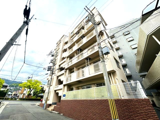 ドルフ西岡本の外観