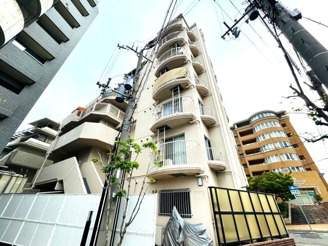 ドルフ西岡本の外観