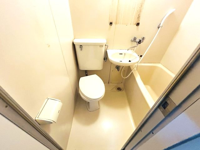 ドルフ西岡本のトイレ