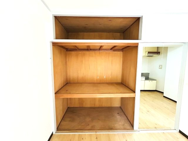 ドルフ西岡本の収納