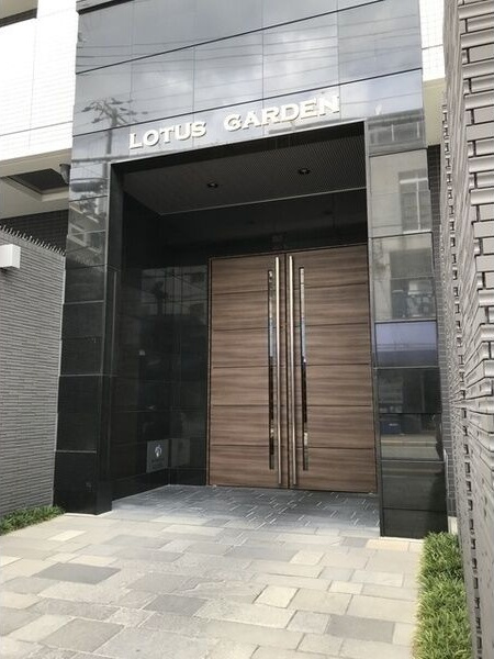 LOTUS GARDENのエントランス|LOTUS GARDEN(ルーツガーデン)
