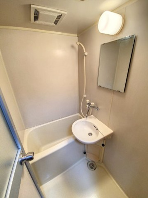【浴室】 | こがねマンション | ※同建物ほかのお部屋の写真です。