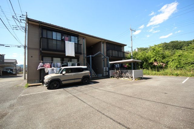 ラフォーレファインDの駐車場|駐車場があります