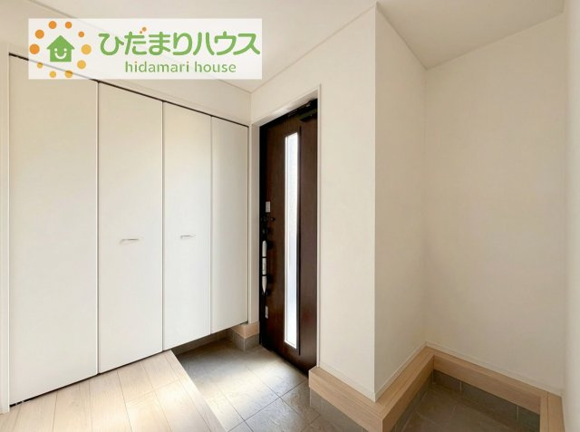 【玄関】 | 常総市水海道天満町第3　新築戸建　2号棟 | 丁度良い靴箱のサイズ♪これだけあれば家族全員の靴がしまえてスッキリ(^O^)