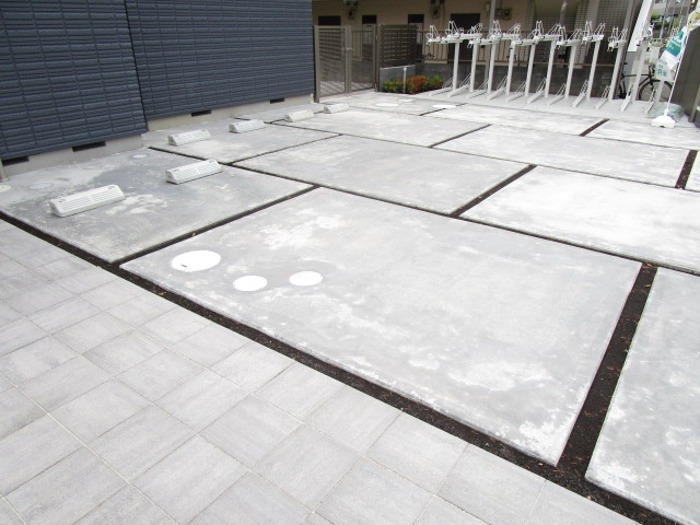 ルミエールドゥソレイユの駐車場