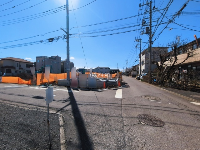 入間郡三芳町大字北永井の新築一戸建の前面道路含む現地写真