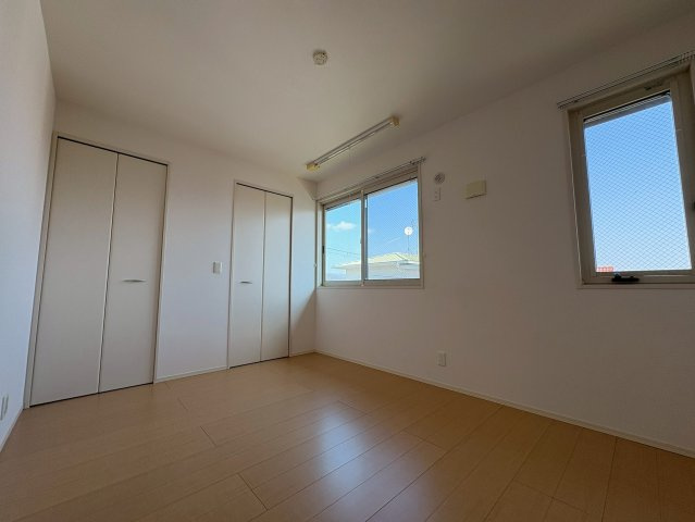 ドエル寿楽荘の居間・リビング|ゆったりとした居間です