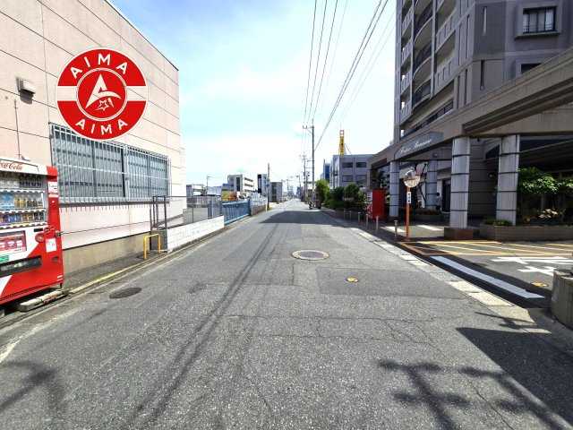 アンピール比恵南の外観|前面道路を含む現地写真です。