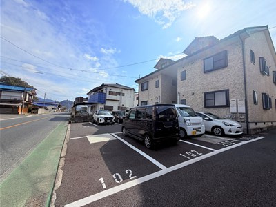 コンフォート黒木　C棟の駐車場