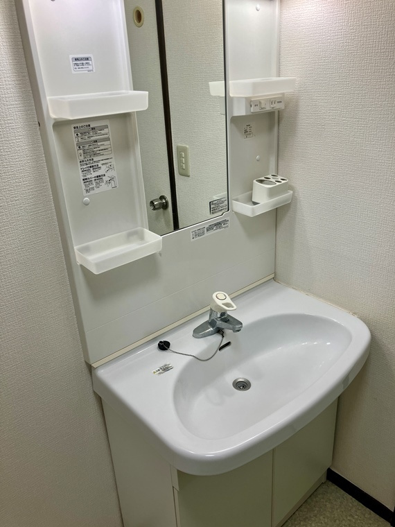 本町戸建の洗面所