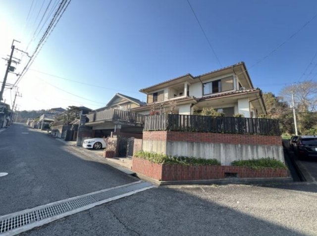 中古戸建　岩出市紀泉台の前面道路含む現地写真|前面道路含む現地写真です