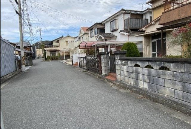 中古戸建　和歌山市平井の前面道路含む現地写真
