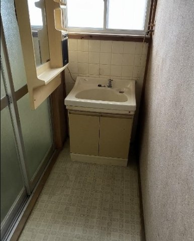 中古戸建　和歌山市平井の独立洗面台