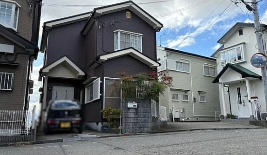中古戸建　岩出市今中の前面道路含む現地写真