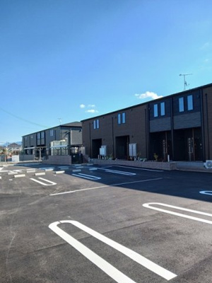 【駐車場】 | クレメント紀州 | 駐車場完備です