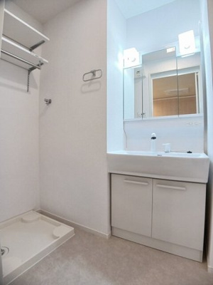 【洗面所】 | クレメント紀州 | 広い洗面スペース