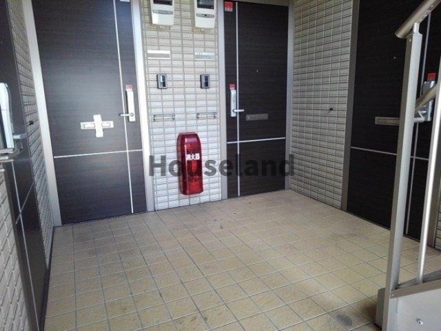 D-room フィットのエントランス