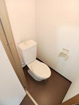 【トイレ】 | アーバンハウスⅡ | 清潔感のあるトイレです