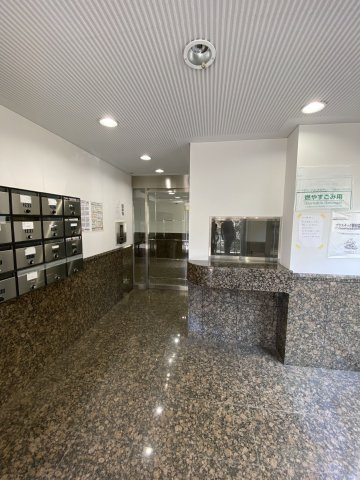 METEORIT弐番館のエントランス