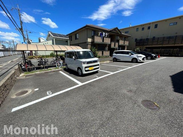 松韻舎B棟の駐車場